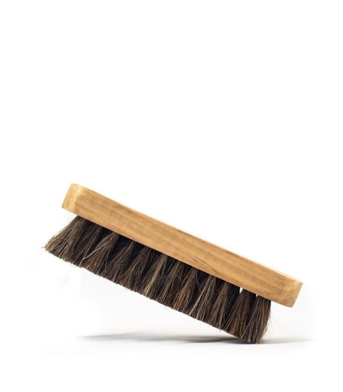 brosse en cuir et alcantara haute qualite